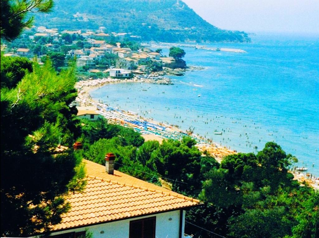 Villa Laura Sea View Apartments Santa Maria di Castellabate Exterior photo