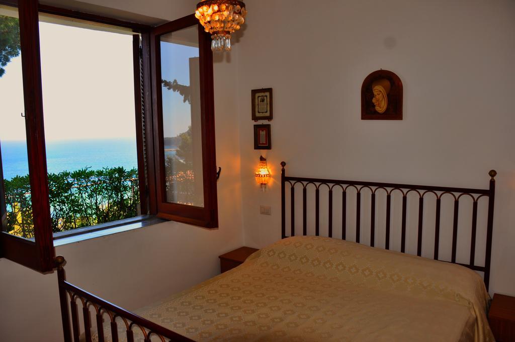 Villa Laura Sea View Apartments Santa Maria di Castellabate Exterior photo