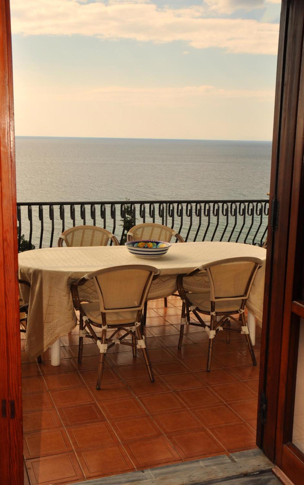 Villa Laura Sea View Apartments Santa Maria di Castellabate Exterior photo