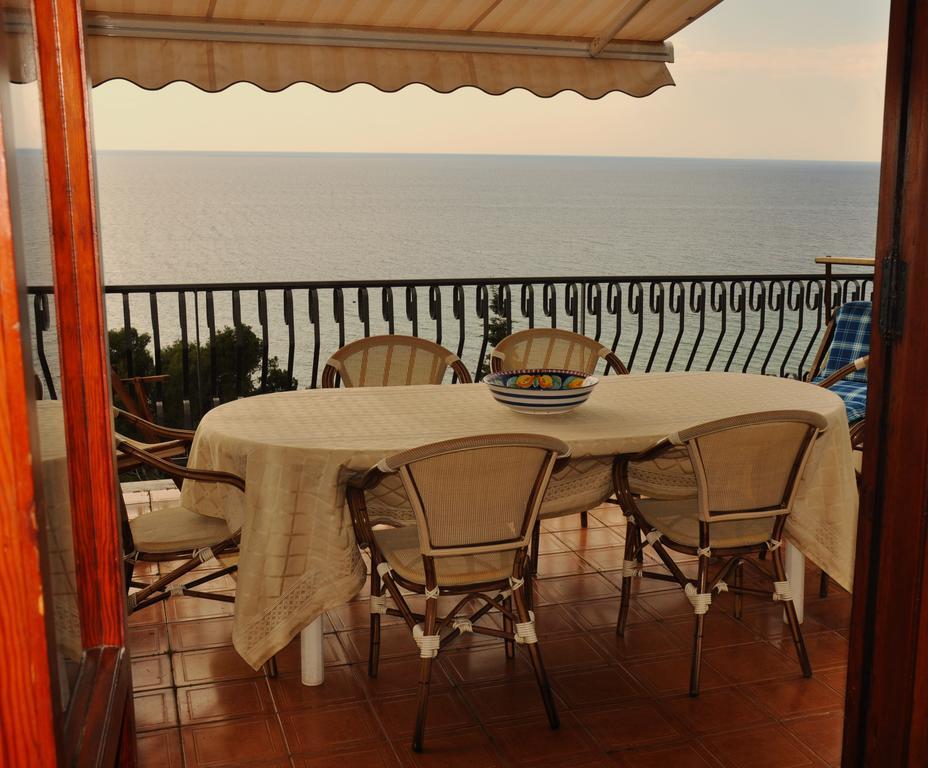 Villa Laura Sea View Apartments Santa Maria di Castellabate Exterior photo