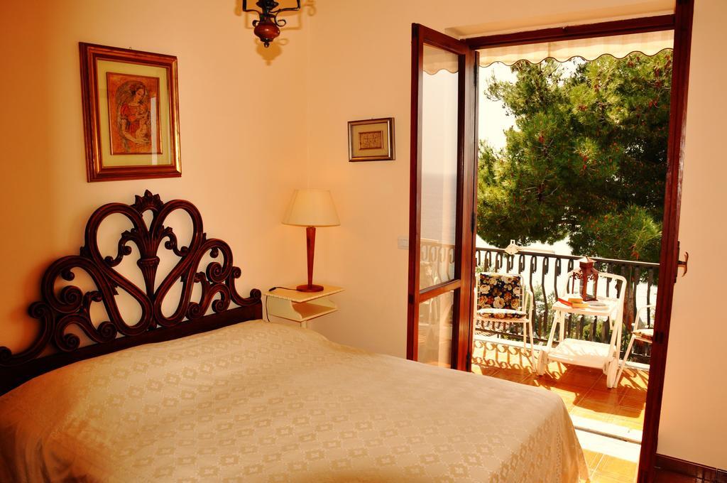 Villa Laura Sea View Apartments Santa Maria di Castellabate Exterior photo