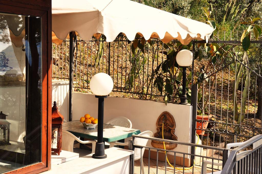Villa Laura Sea View Apartments Santa Maria di Castellabate Exterior photo
