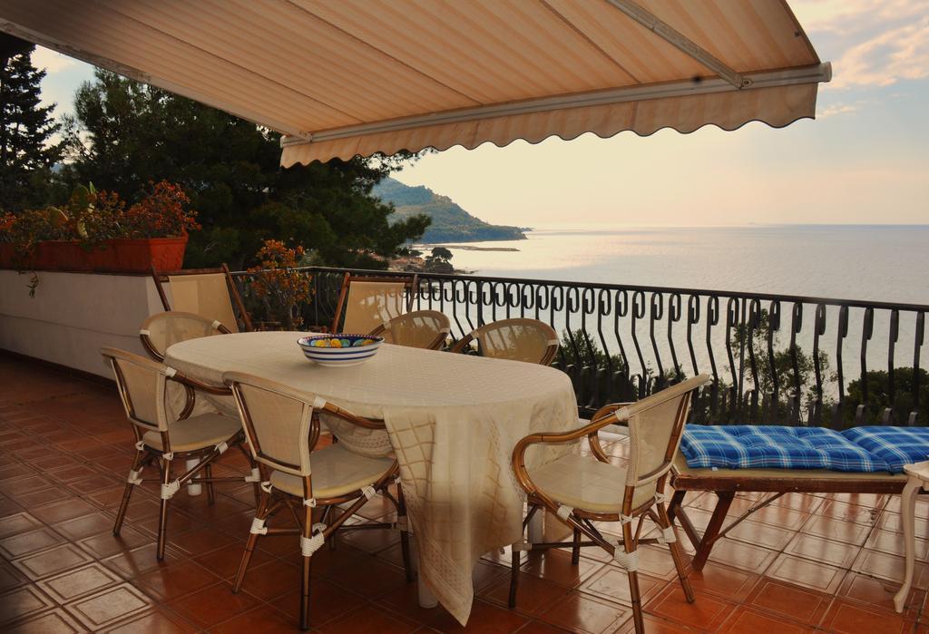 Villa Laura Sea View Apartments Santa Maria di Castellabate Exterior photo