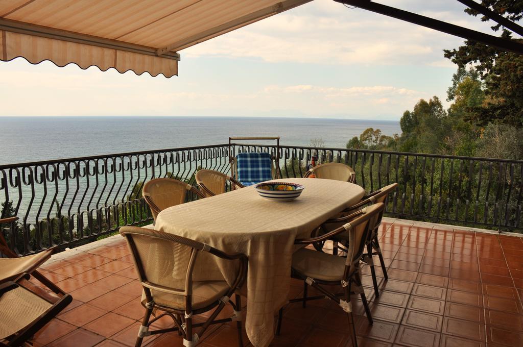 Villa Laura Sea View Apartments Santa Maria di Castellabate Exterior photo